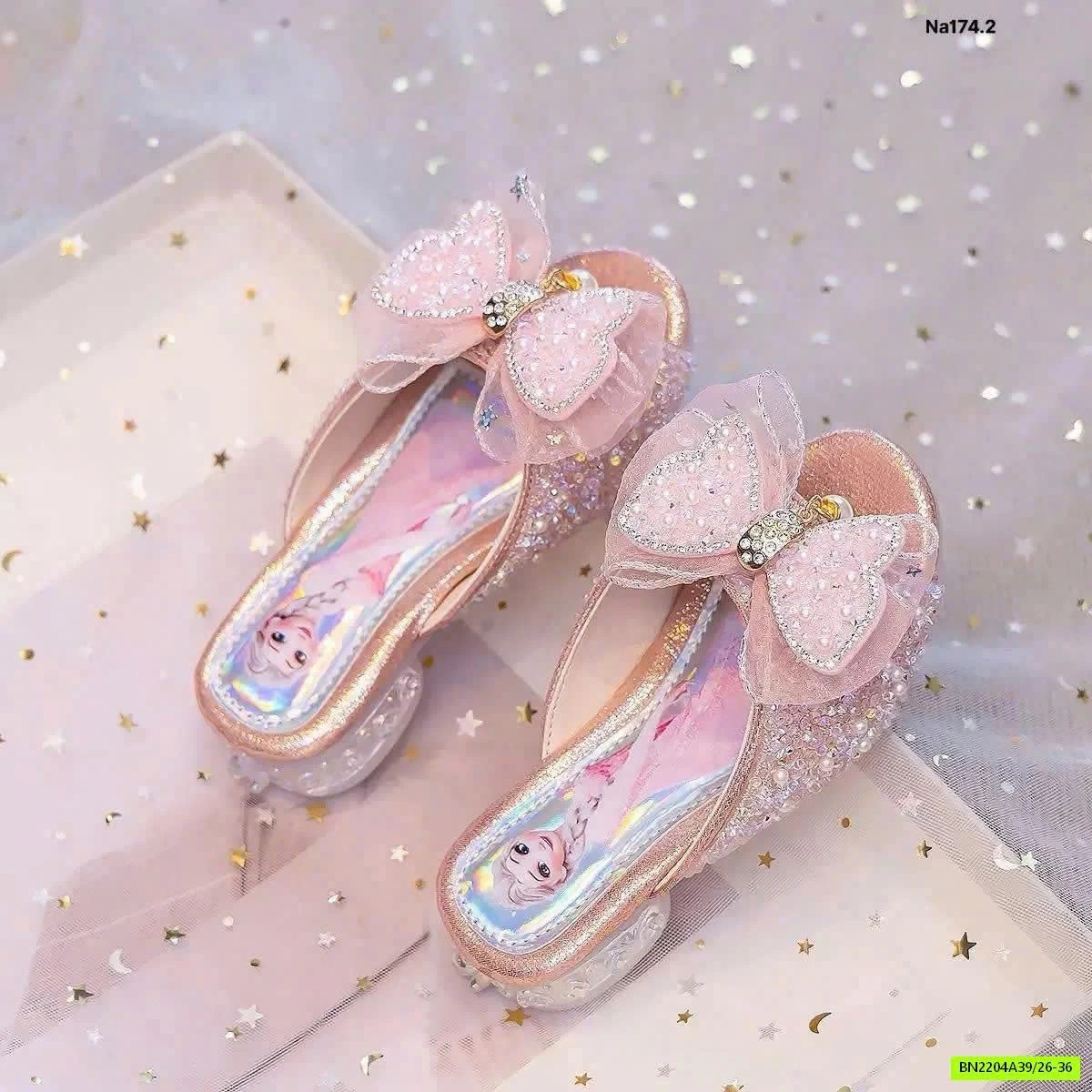 DÉP LÊ ELSA CÁNH BƯỚM