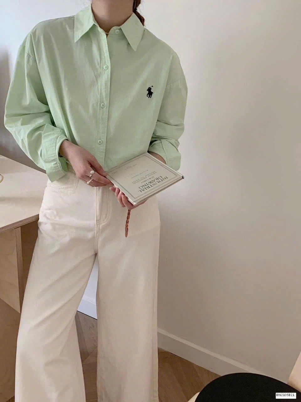 ÁO SƠ MI THÊU NGỰA NỮ