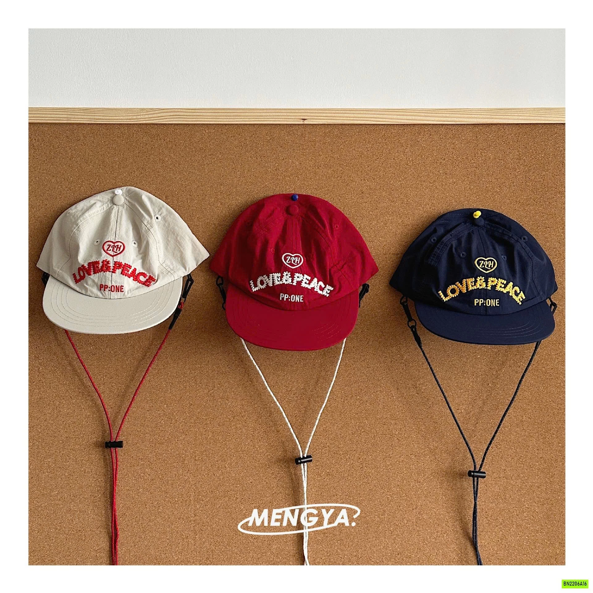 MŨ KẾT TÁN RỘNG THÊU CHỮ