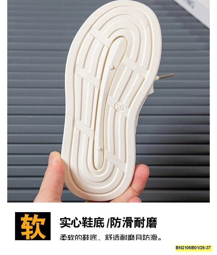 GIÀY THỂ THAO BUỘC DÂY