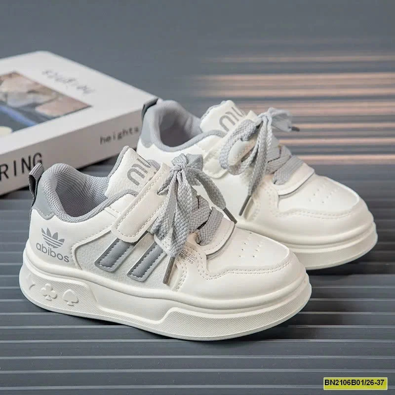 GIÀY THỂ THAO BUỘC DÂY