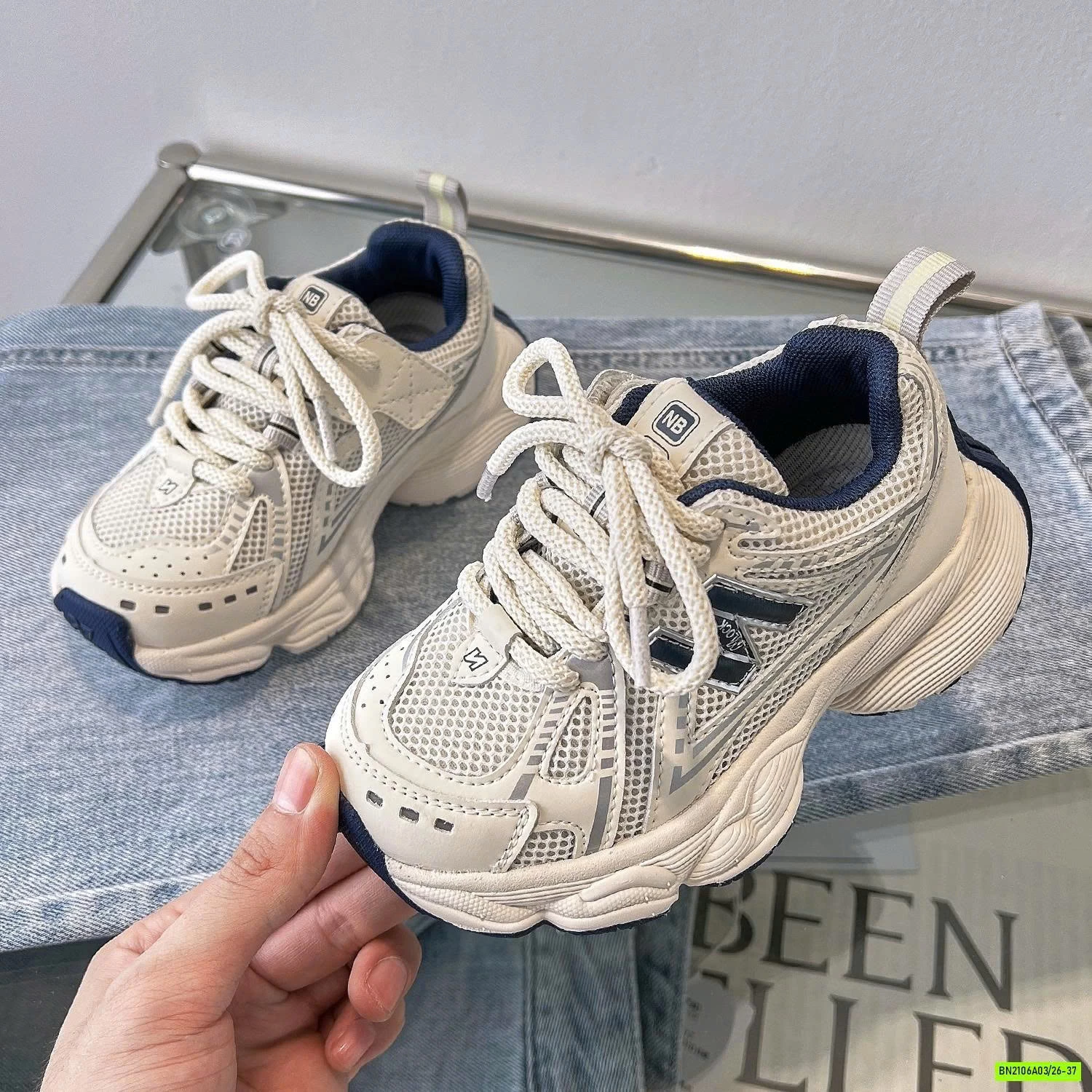 SNEAKER THỂ THAO GIẢ BUỘC DÂY