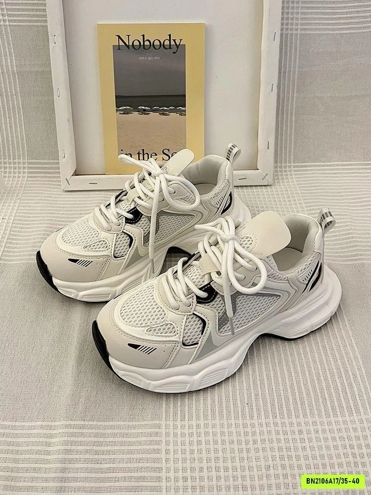 SNEAKER THỂ THAO KÈM CHARM KITTY