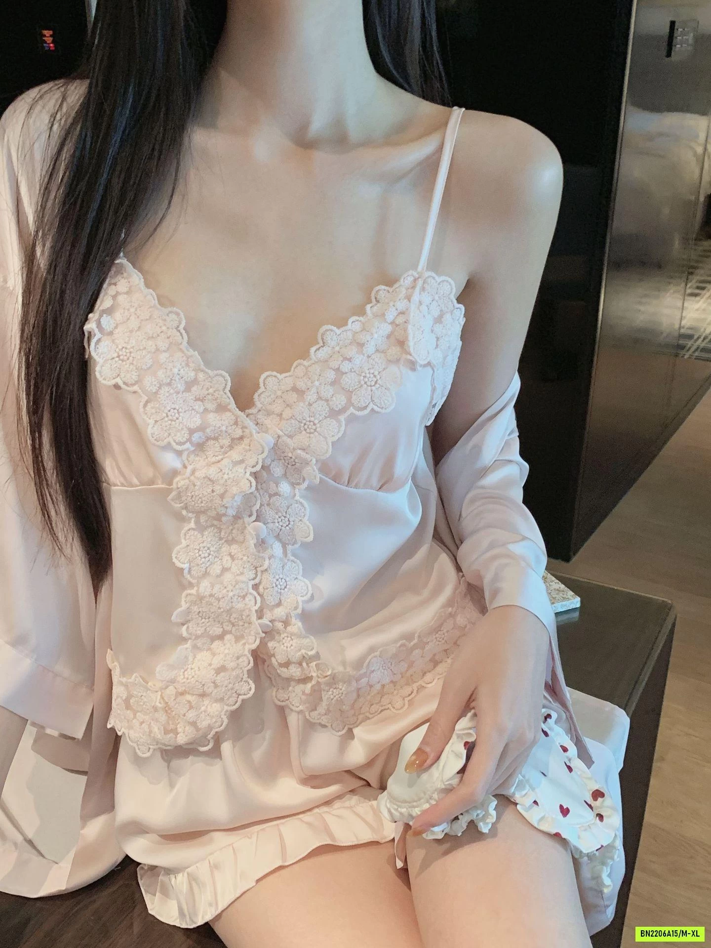BỘ NGỦ LỤA 2 DÂY VIỀN HOA