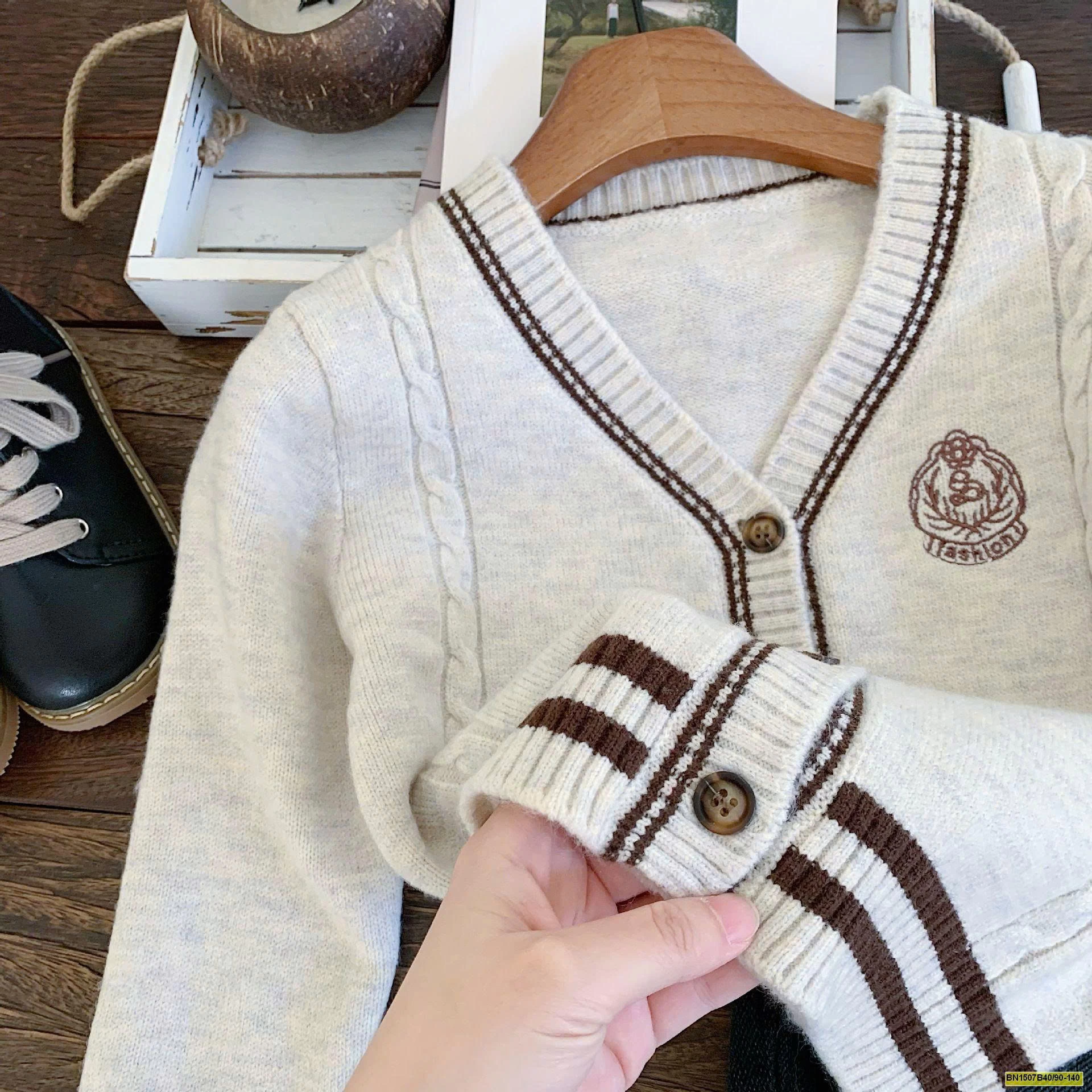 ÁO LEN VIỀN NGANG