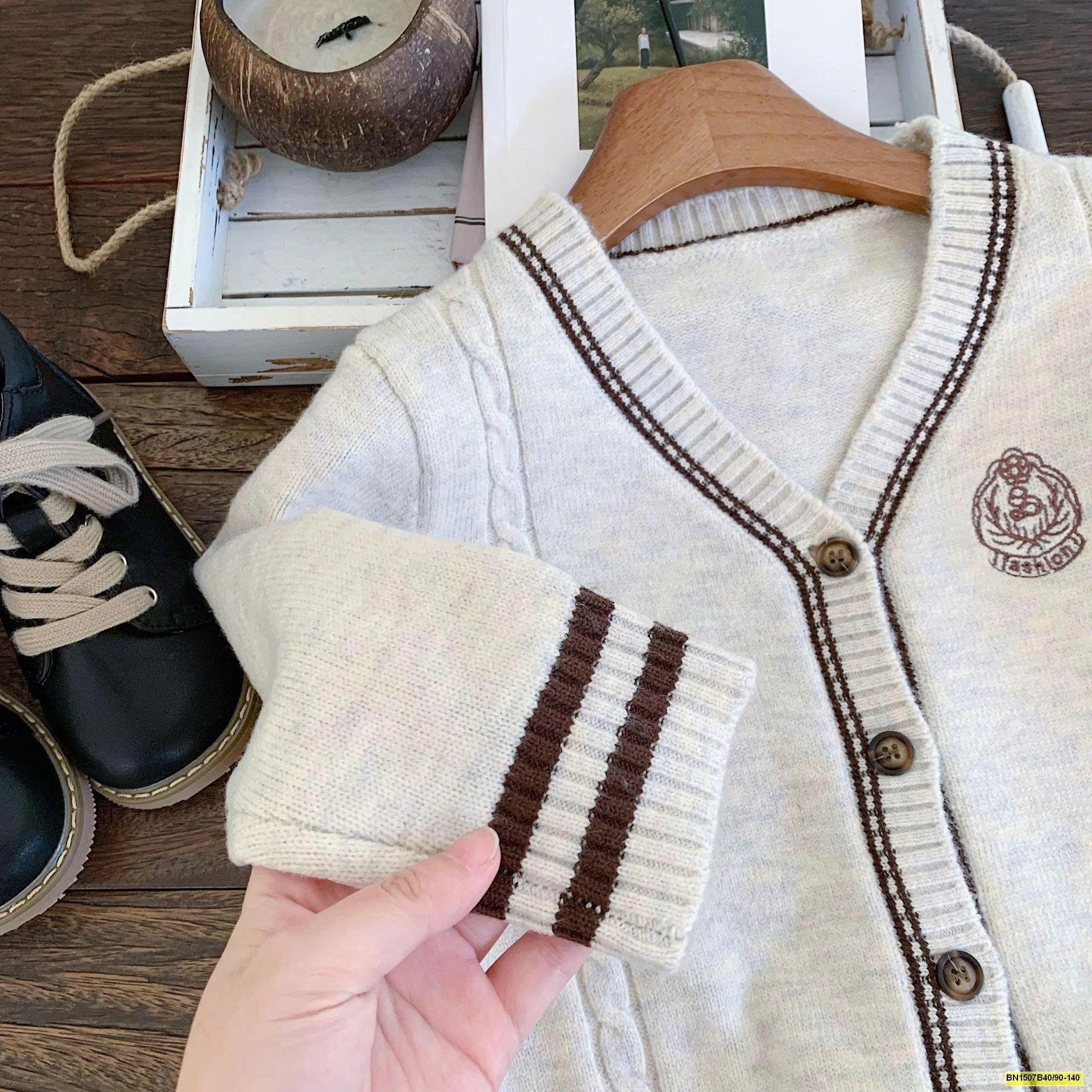 ÁO LEN VIỀN NGANG