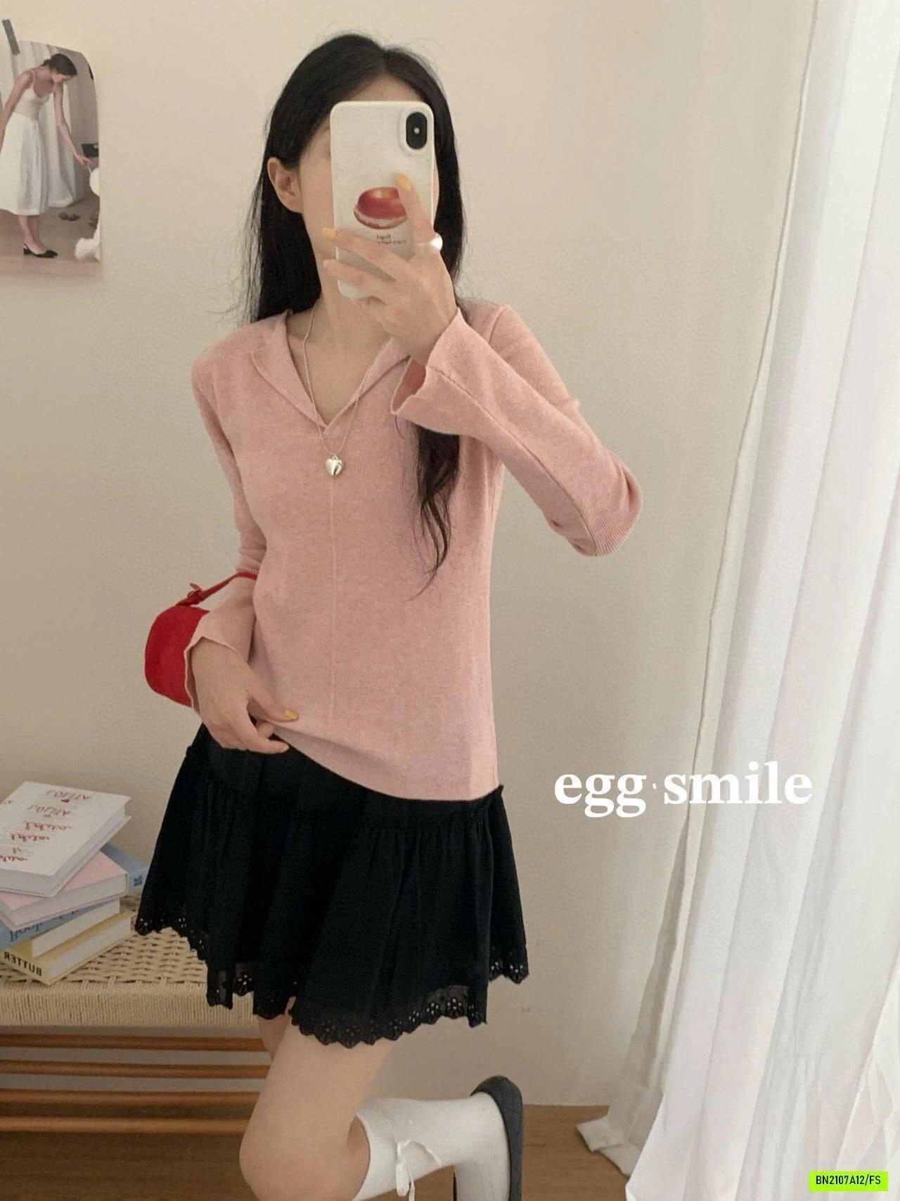 LEN MONTOGHI CỔ BẺ KHÔNG VIỀN EGG