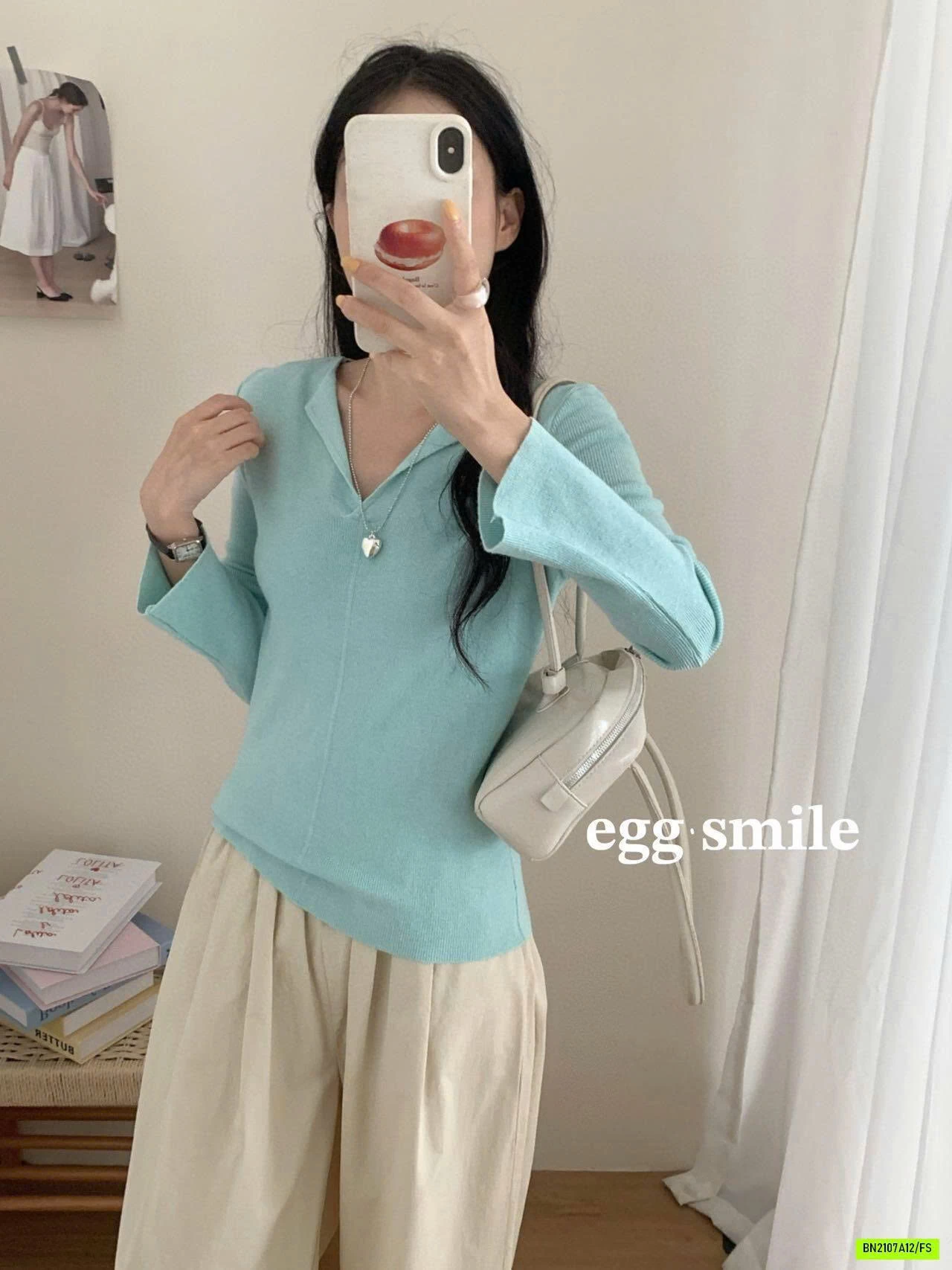 LEN MONTOGHI CỔ BẺ KHÔNG VIỀN EGG