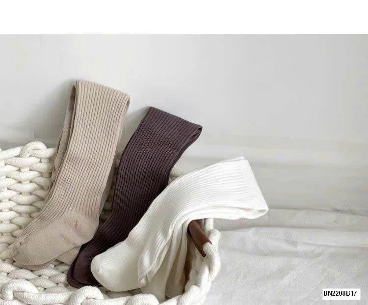 QUẦN TẤT BÉ GÁI