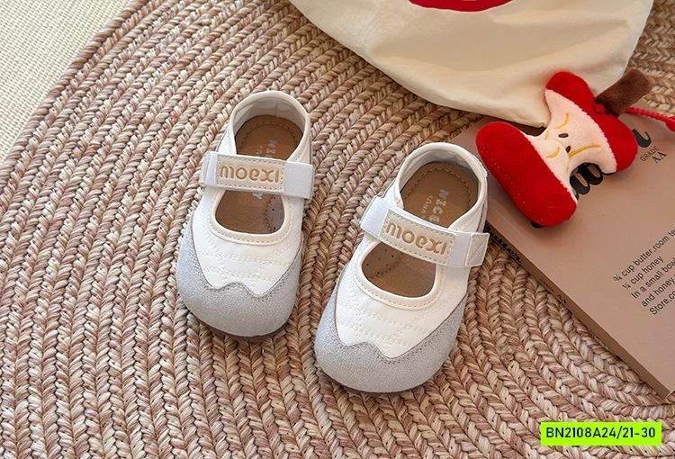 GIÀY SLIPON QUAI DÁN THÊU CHỮ