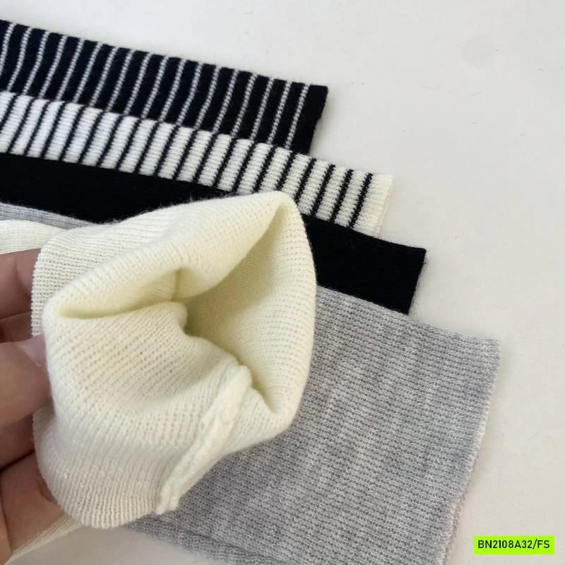 ÁO LEN MONTOGHI CỔ CHOÀNG TRỄ VAI RSSTUDIO