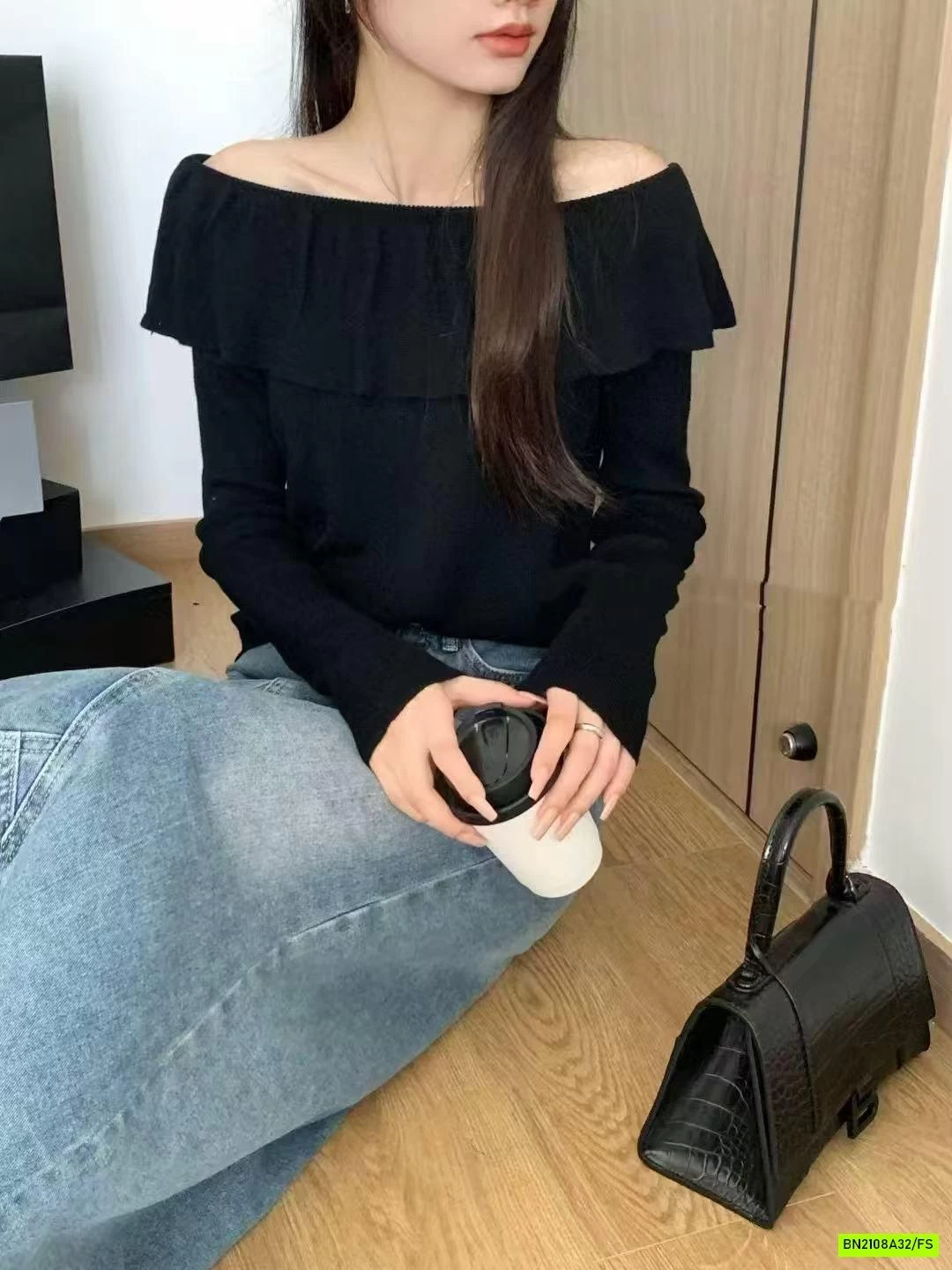 ÁO LEN MONTOGHI CỔ CHOÀNG TRỄ VAI RSSTUDIO