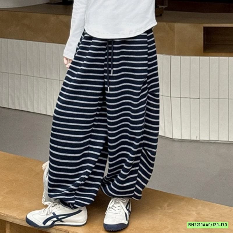 ÁO LIỀN MŨ MIX QUẦN BOM KẺ