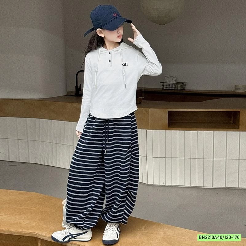 ÁO LIỀN MŨ MIX QUẦN BOM KẺ