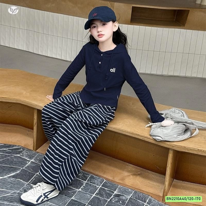 ÁO LIỀN MŨ MIX QUẦN BOM KẺ