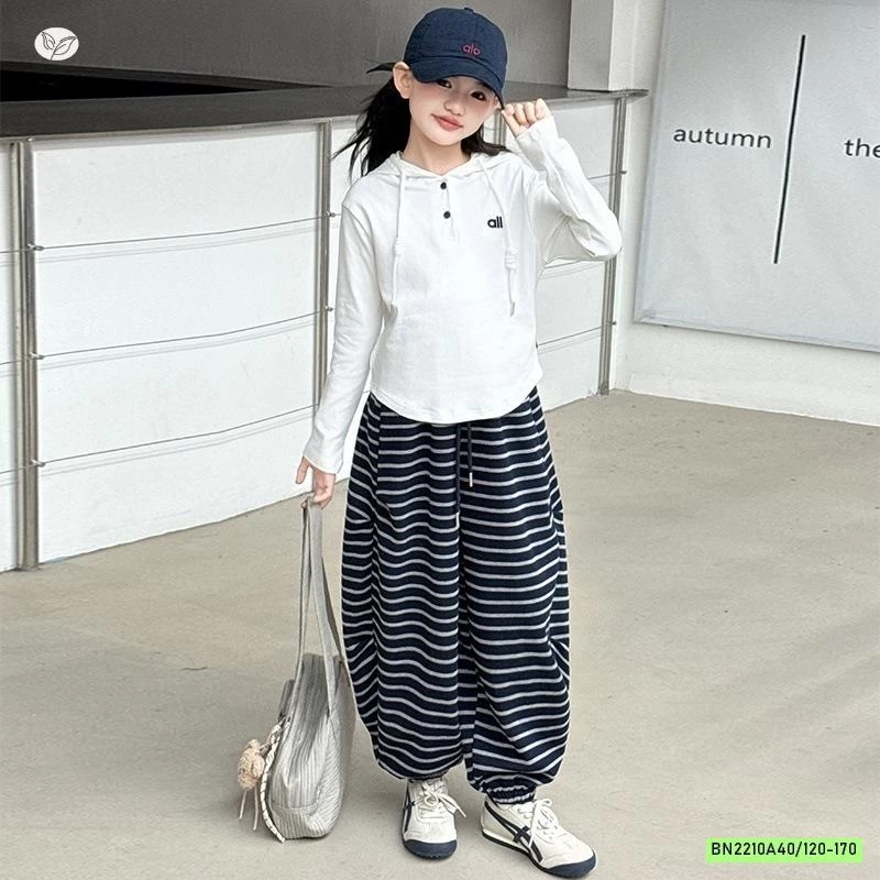 ÁO LIỀN MŨ MIX QUẦN BOM KẺ