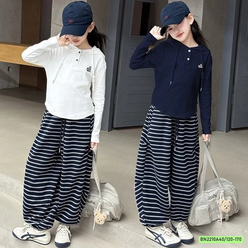 ÁO LIỀN MŨ MIX QUẦN BOM KẺ