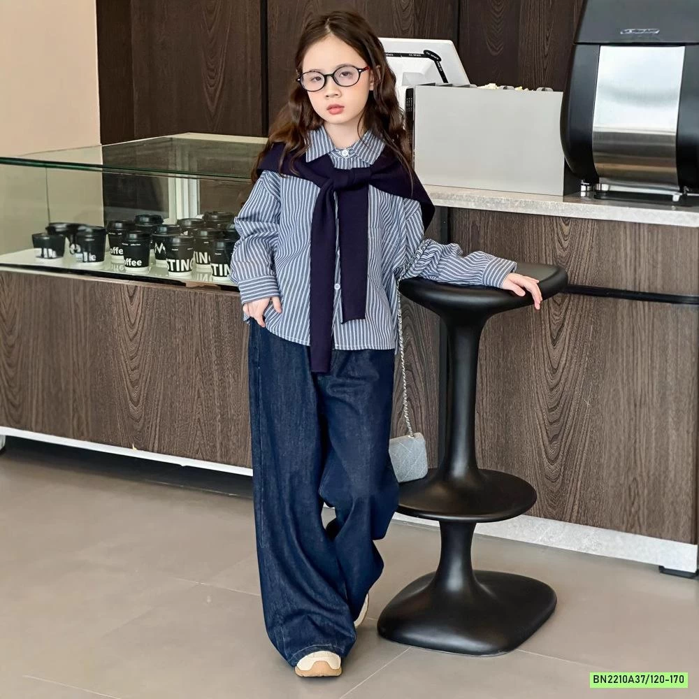 SƠ MI SỌC KÈM KHĂN MIX JEANS SUÔNG