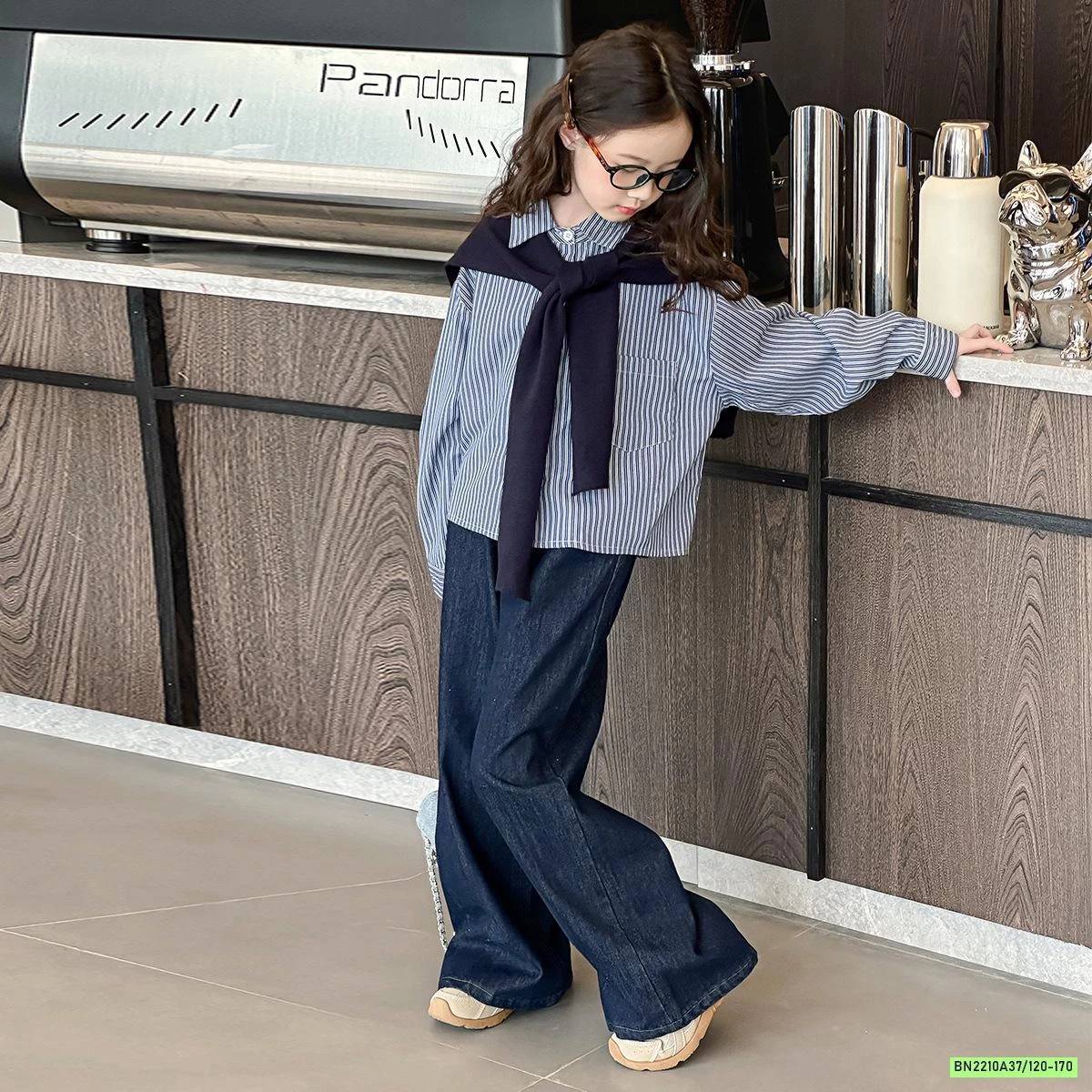 SƠ MI SỌC KÈM KHĂN MIX JEANS SUÔNG