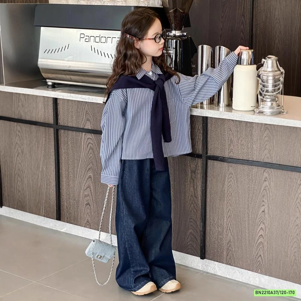 SƠ MI SỌC KÈM KHĂN MIX JEANS SUÔNG