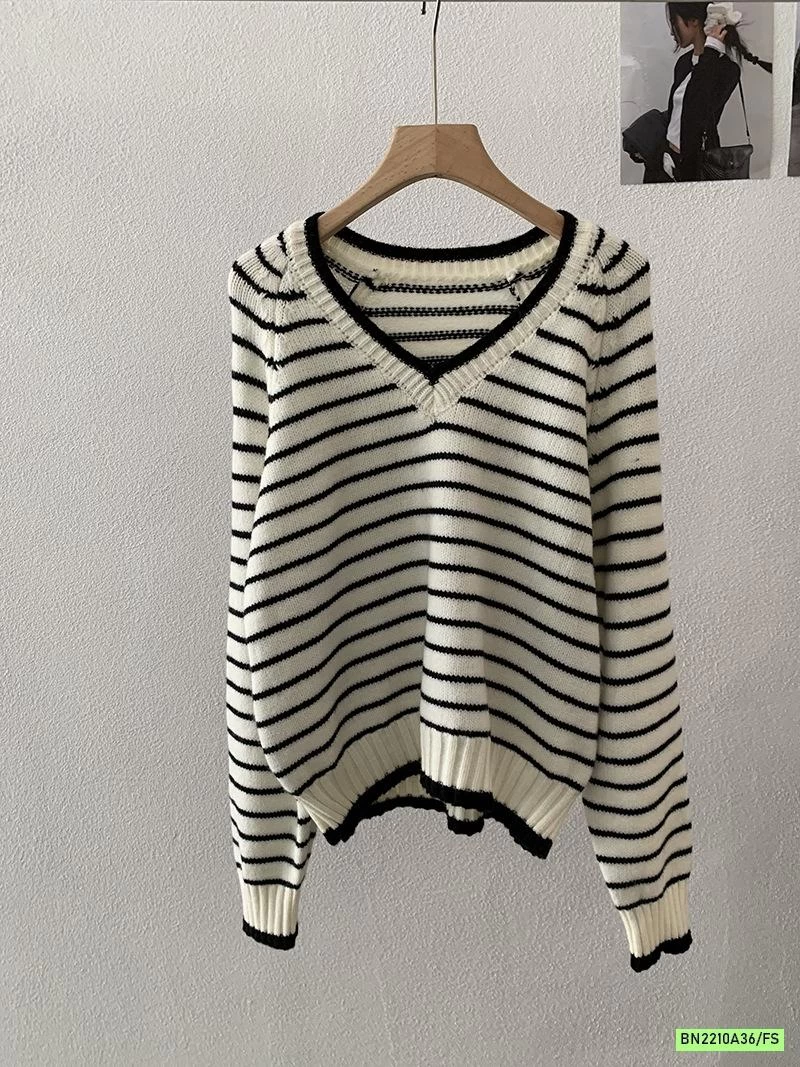 ÁO LEN DỆT KẺ NGANG CỔ V