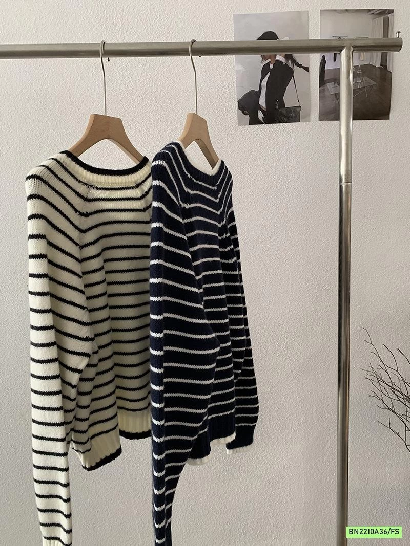 ÁO LEN DỆT KẺ NGANG CỔ V