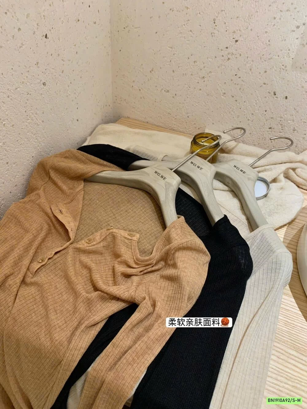 ÁO THUN GIẤY CÚC CỔ WWE7681