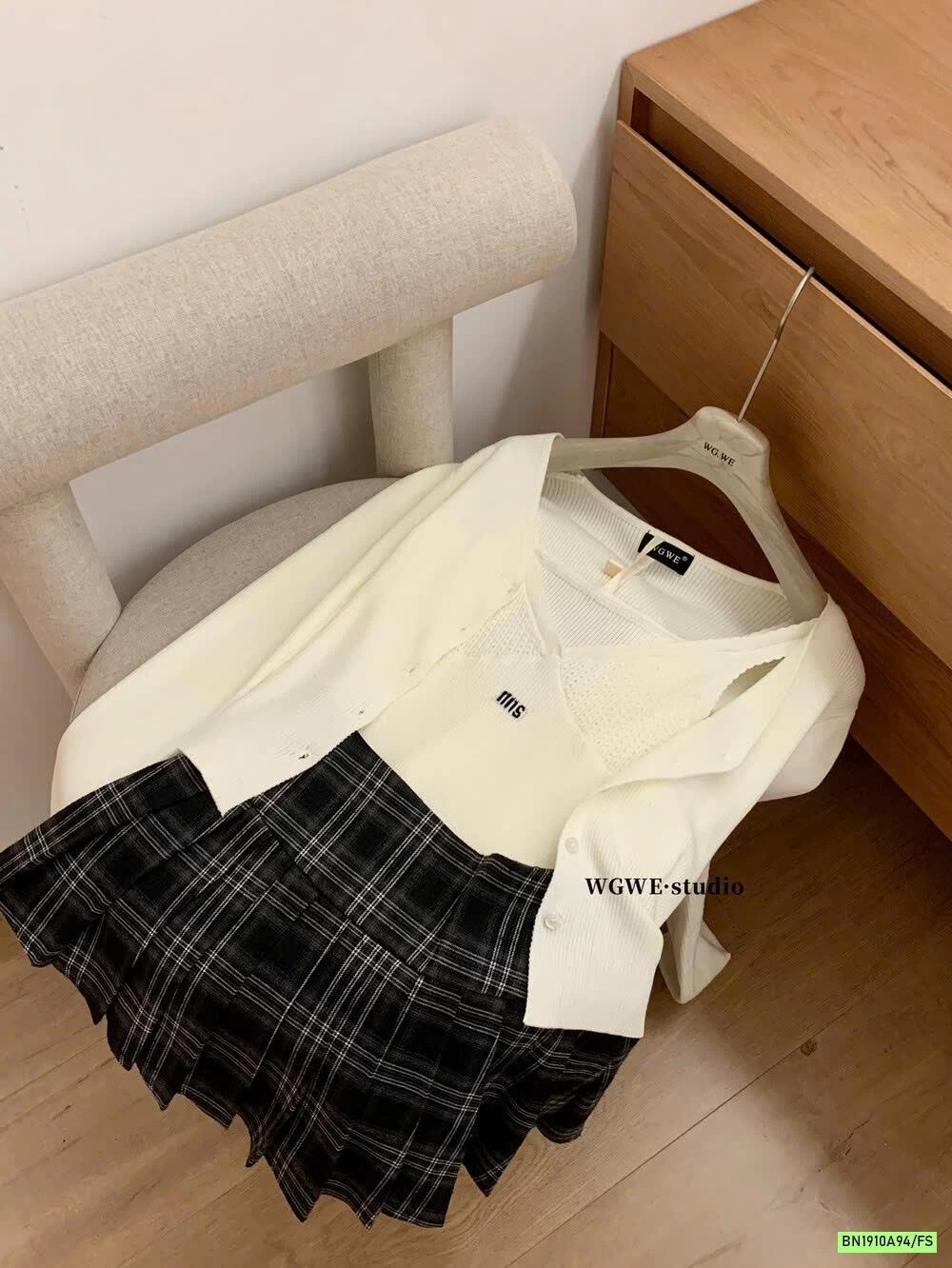 SÉT ÁO 3 LỖ+CARDIGAN WGWE7581