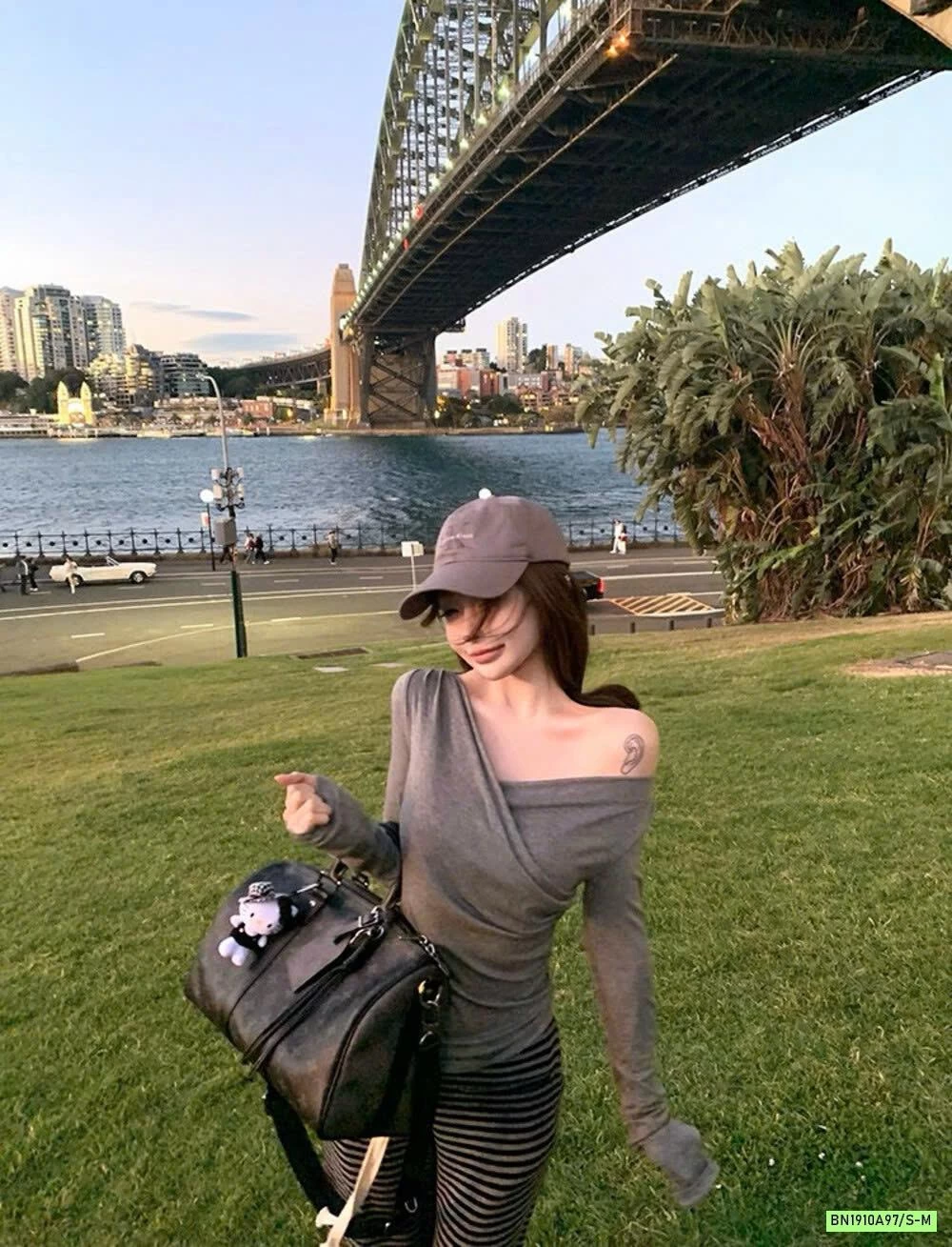 ÁO CỔ V ĐA NĂNG WGWE7635