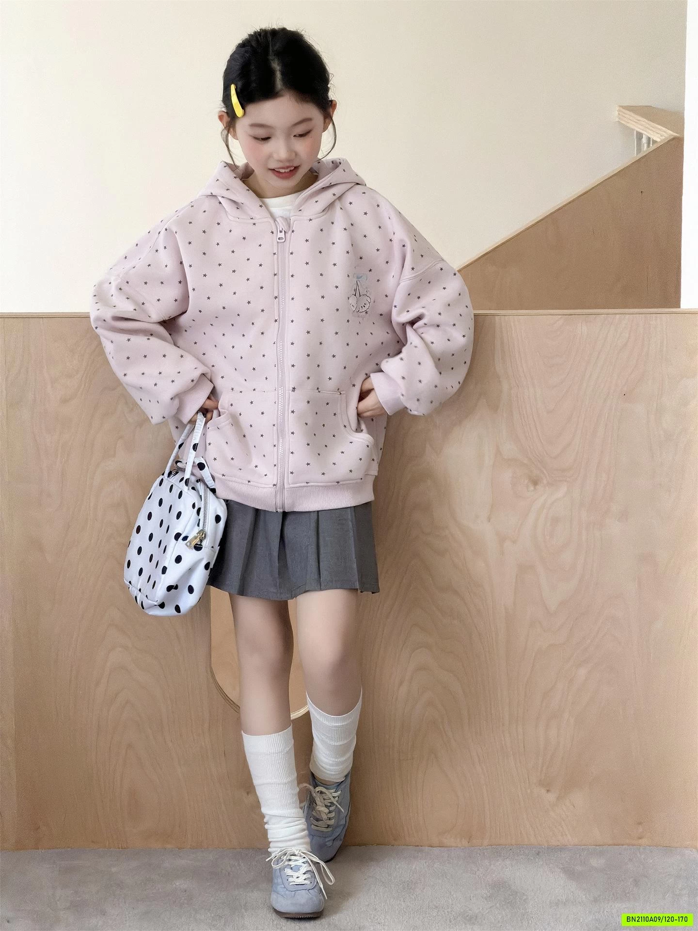 KHOÁC COTTON HỒNG CHẤM BI BÉ GÁI