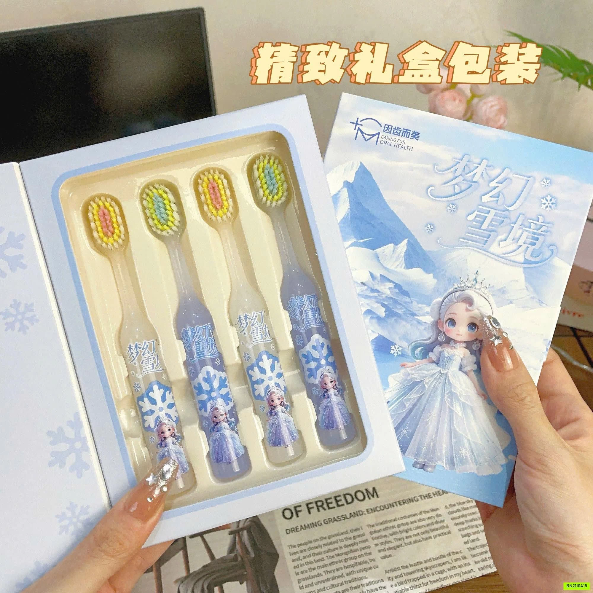 SÉT 4 BÀN CHẢI ĐÁNH RĂNG ELSA CHO BÉ