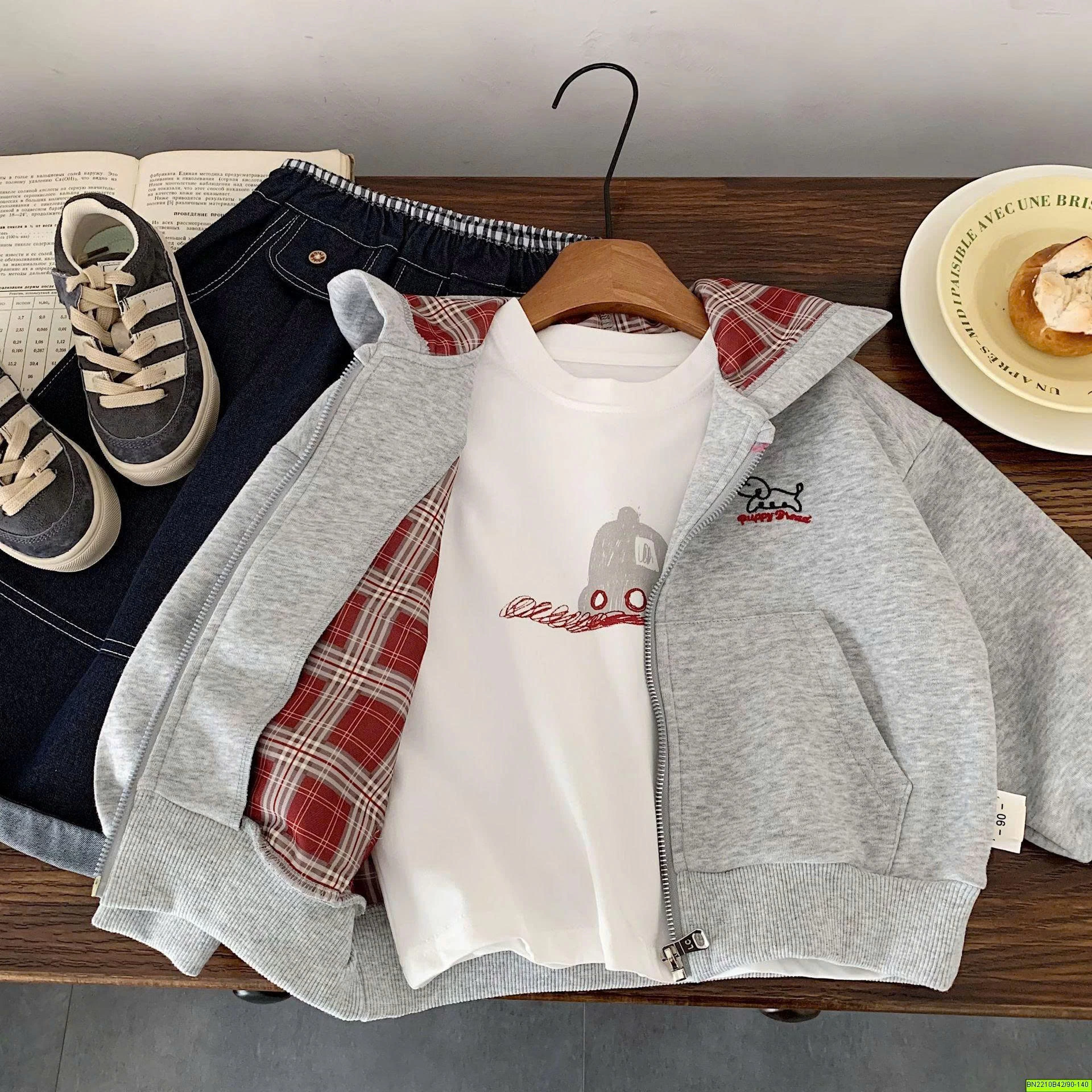 ÁO KHOÁC NỈ XÁM LƯNG IN CÚN