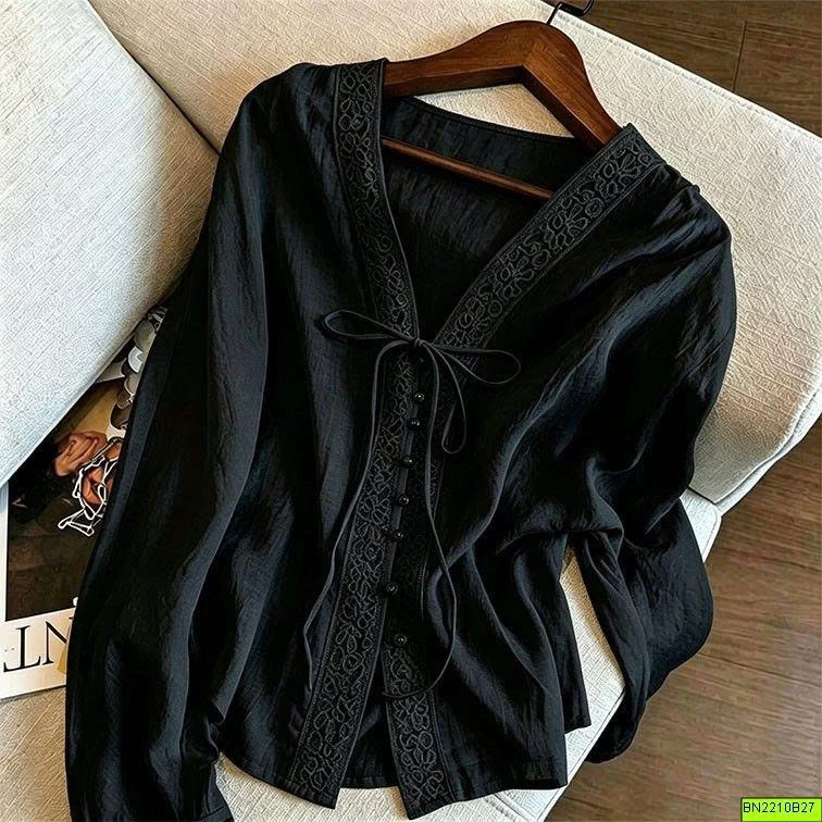 ÁO SƠ MI REN CỔ KHOÉT SÂU