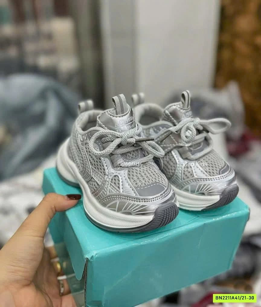 GIÀY SNEAKER SIÊU NHẸ