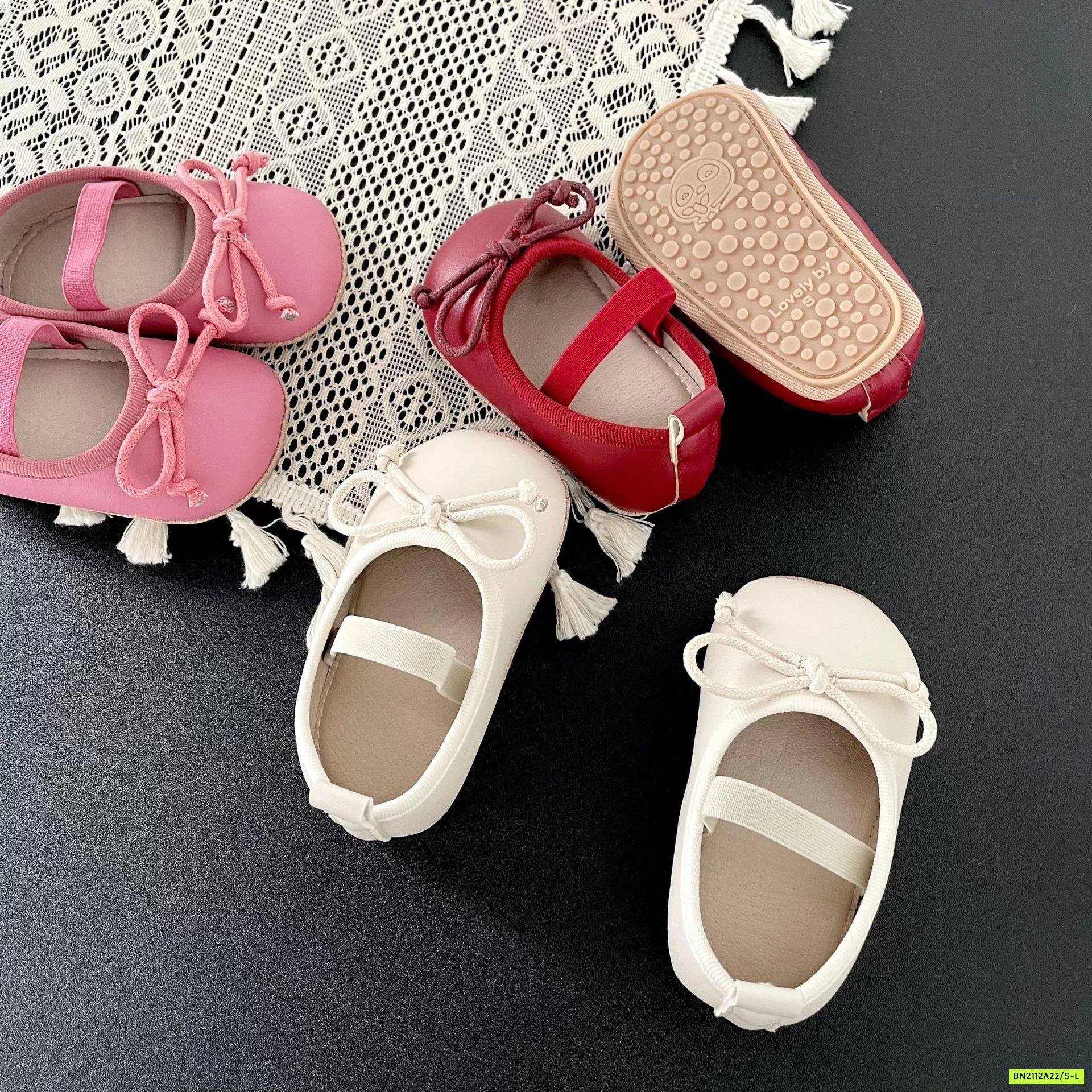 GIÀY BÚP BÊ TẬP ĐI GẮN NƠ