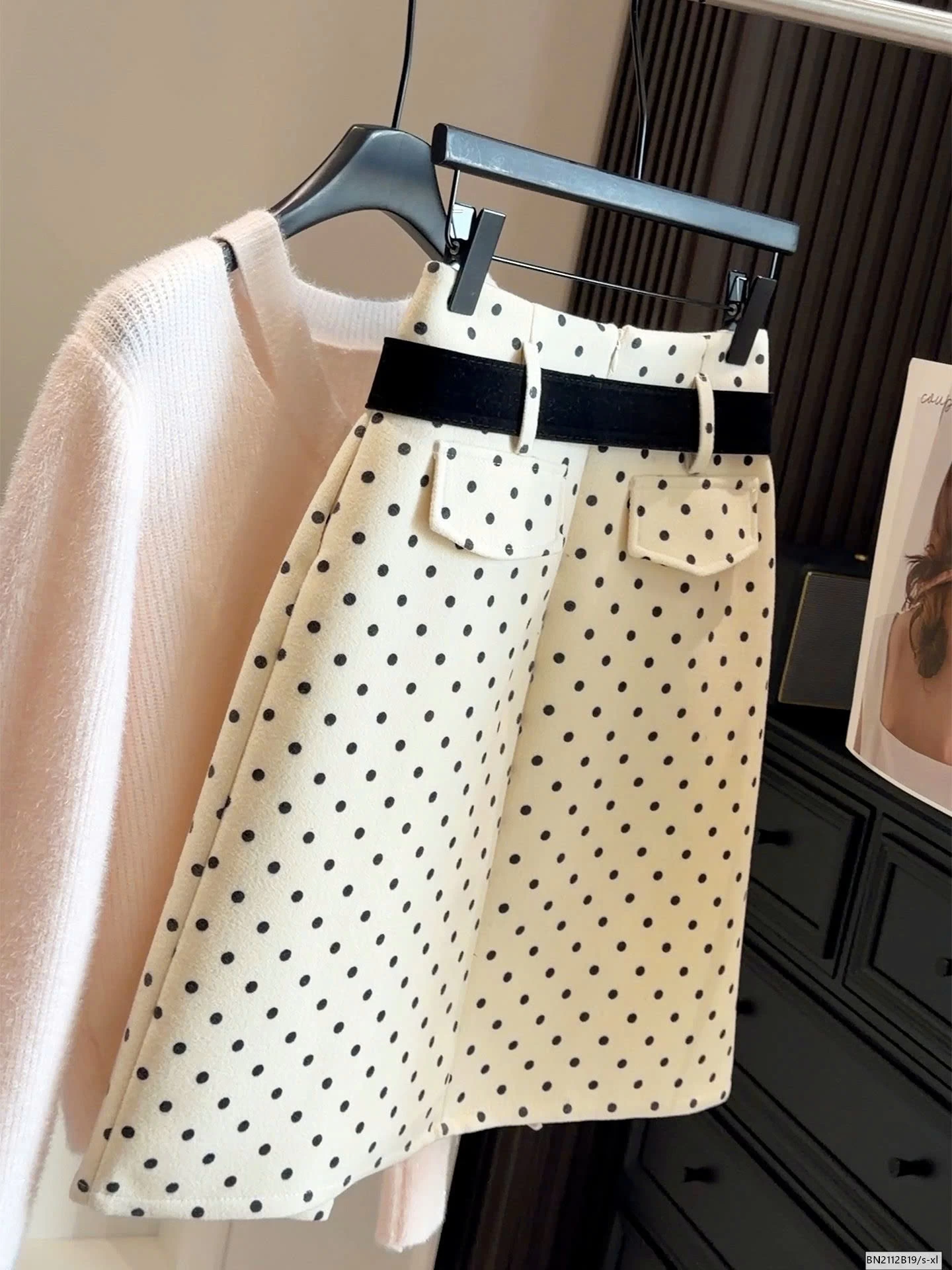 CHÂN VÁY CHẤM BI LÓT NHUNG MỎNG THU ĐÔNG