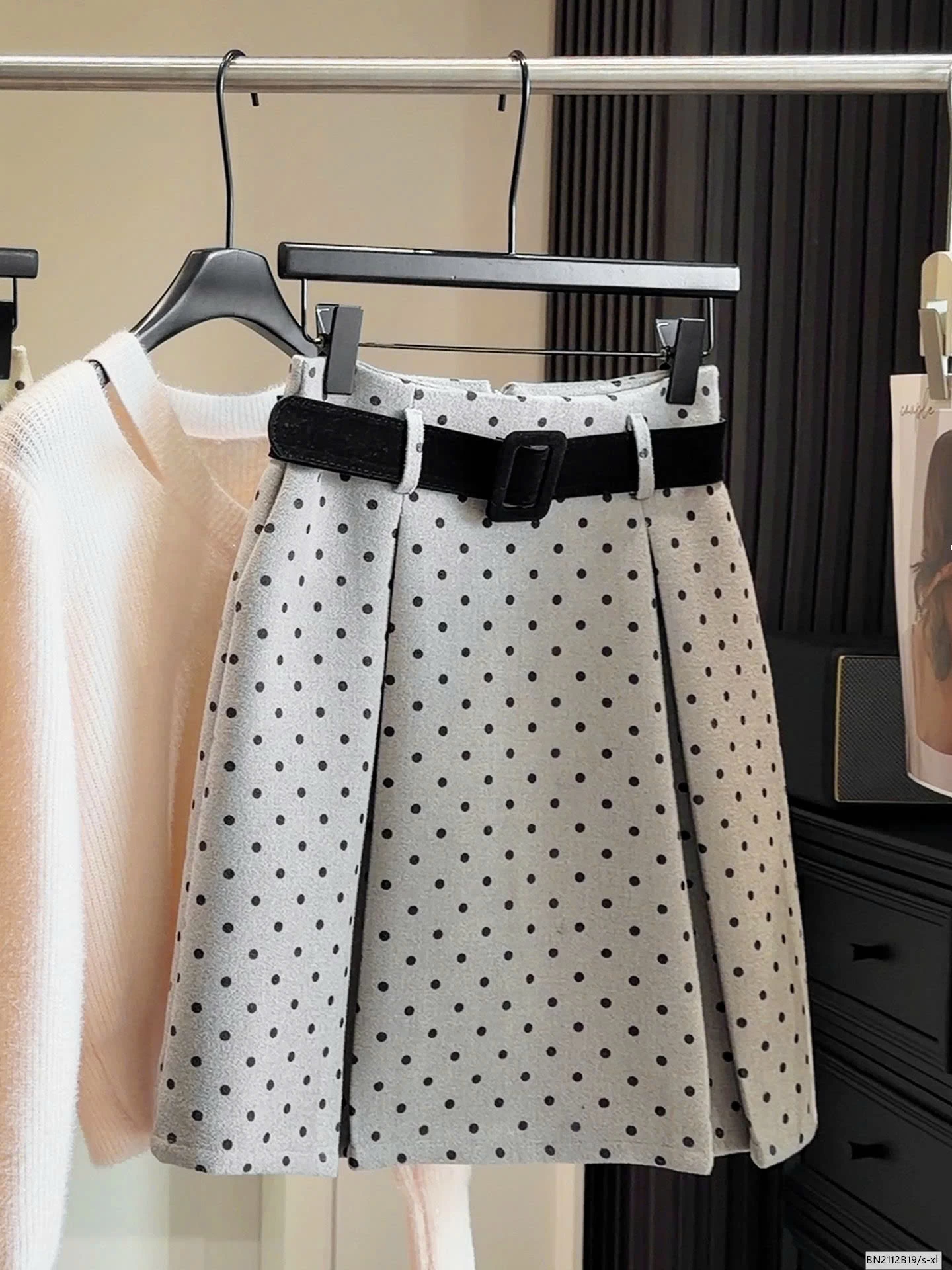 CHÂN VÁY CHẤM BI LÓT NHUNG MỎNG THU ĐÔNG