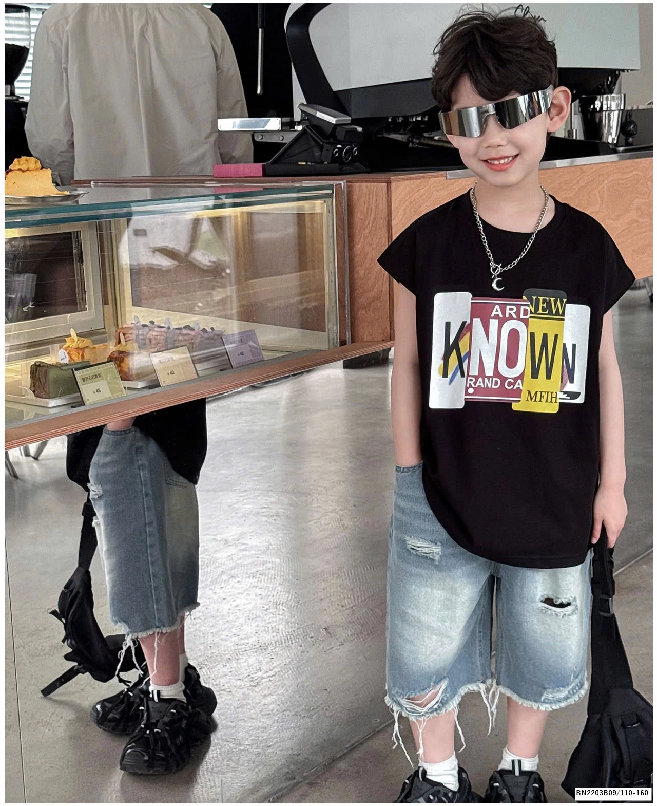 Set áo tanktop chữ mix quần jean rách