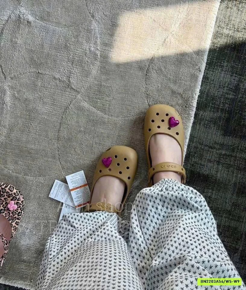 GIÀY BỆT CROCS NÂU