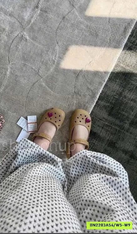 GIÀY BỆT CROCS NÂU