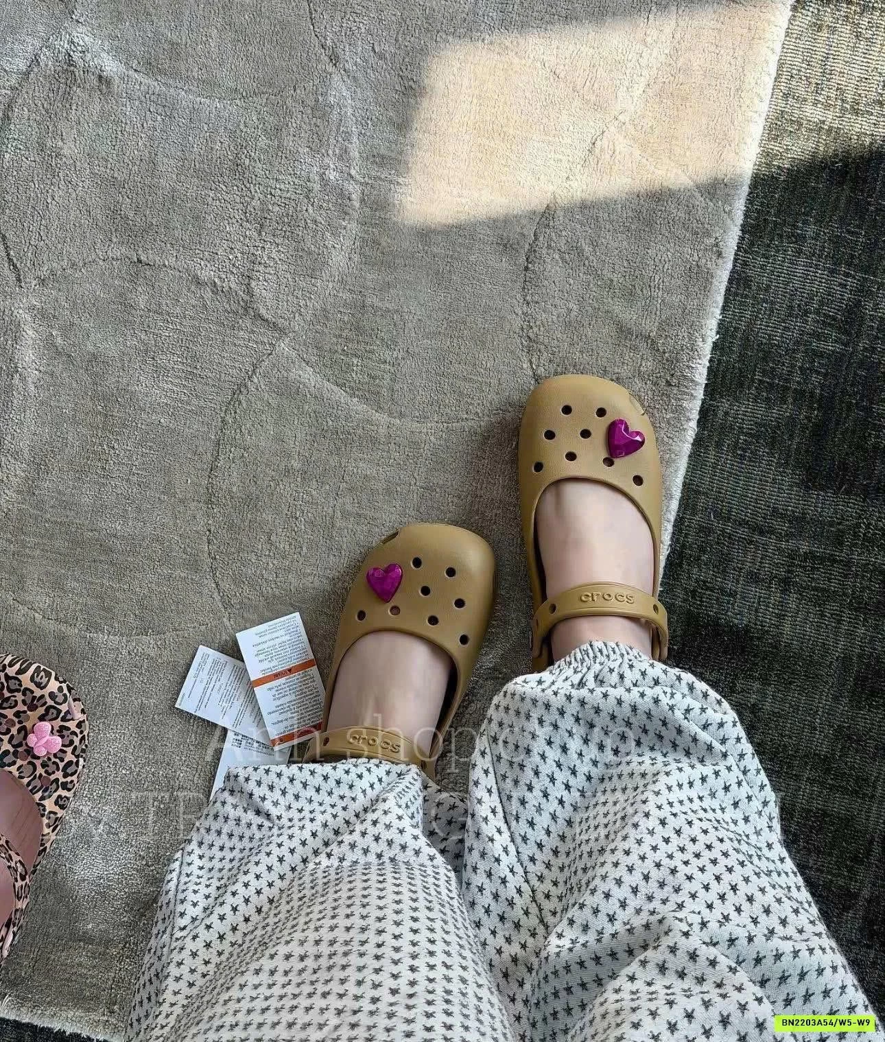 GIÀY BỆT CROCS NÂU