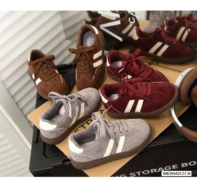 GIÀY TT 2 SỌC GIẢ DA LỘN