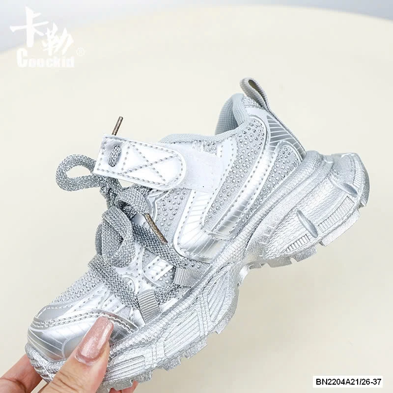 GIÀY SNEAKER BUỘC DÂY