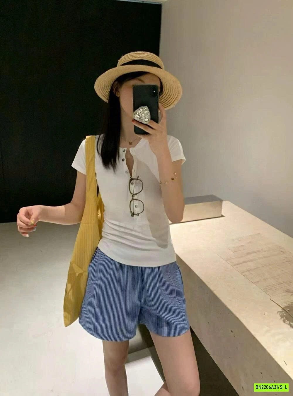 ÁO THUN BOZIP CÚC NGỰC RS.STUDIO