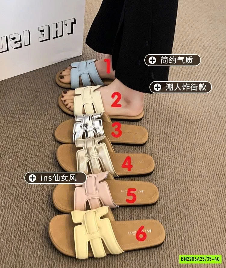 DÉP LÊ QUAI ĐAN NỮ