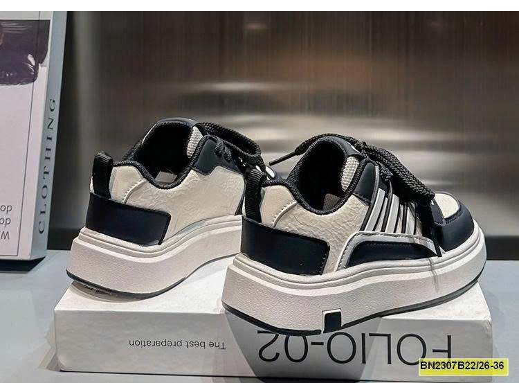 GIẦY THỂ THAO BÉ TRAI ĐỘN ĐẾ