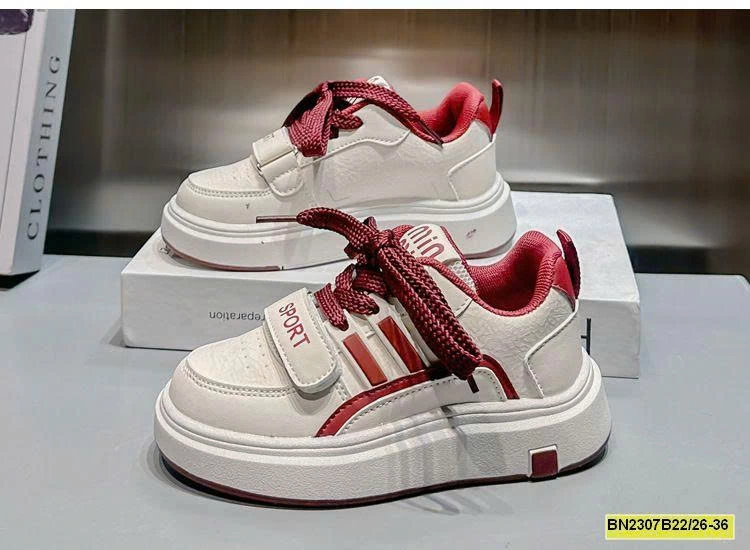 GIẦY THỂ THAO BÉ TRAI ĐỘN ĐẾ