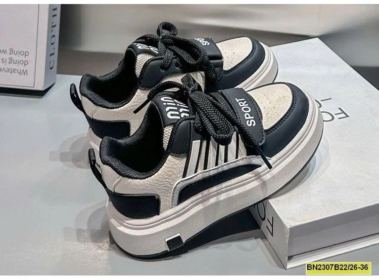 GIẦY THỂ THAO BÉ TRAI ĐỘN ĐẾ