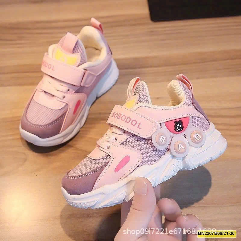 GIÀY THỂ THAO TRẺ EM SIÊU NHẸ