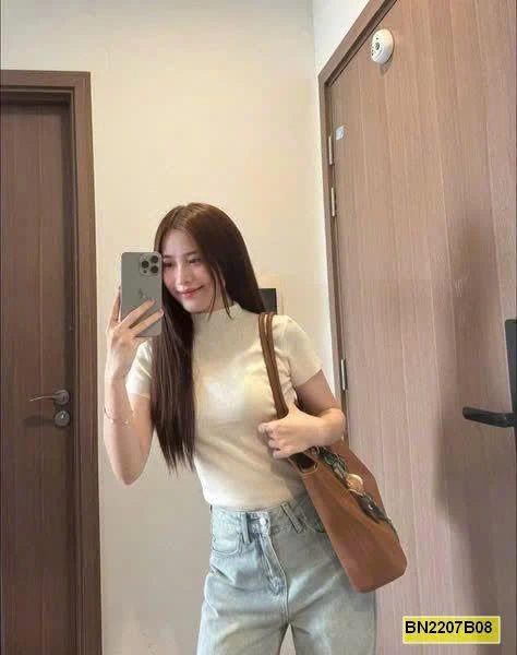 ÁO MONTOGHI CỔ LỌ